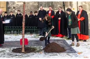 Princess Kate Plants Cherry Tree At Westminster Abbey In Memory Of The Late Queen