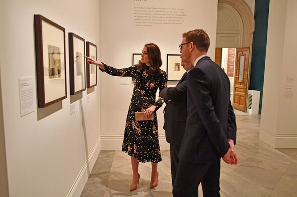 Princess Kate visits the 'Victorian Giants' exhibition at National Portrait Gallery on February 28, 2018 in Londo