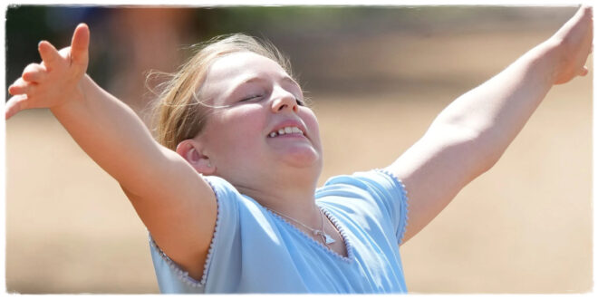 Mia Tindall’s Joyful Leap Steals the Show at Zara’s Special Day