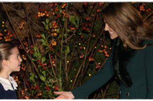 Princess Charlotte making a subtle tribute to Princess Diana during the Christmas carol concert